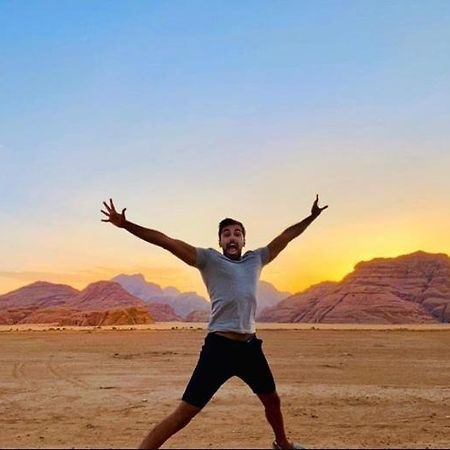 Saleem With Jeep Tour Wadi Rum Exterior foto