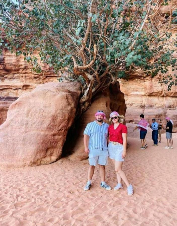 Saleem With Jeep Tour Wadi Rum Exterior foto