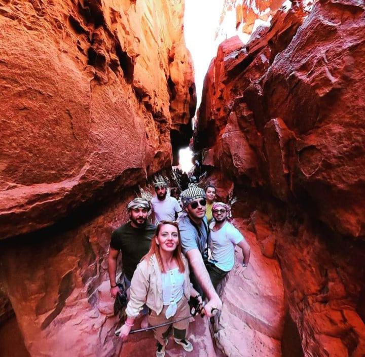 Saleem With Jeep Tour Wadi Rum Exterior foto