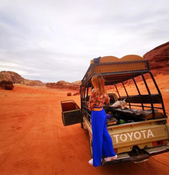 Saleem With Jeep Tour Wadi Rum Exterior foto