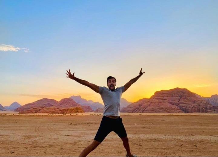 Saleem With Jeep Tour Wadi Rum Exterior foto